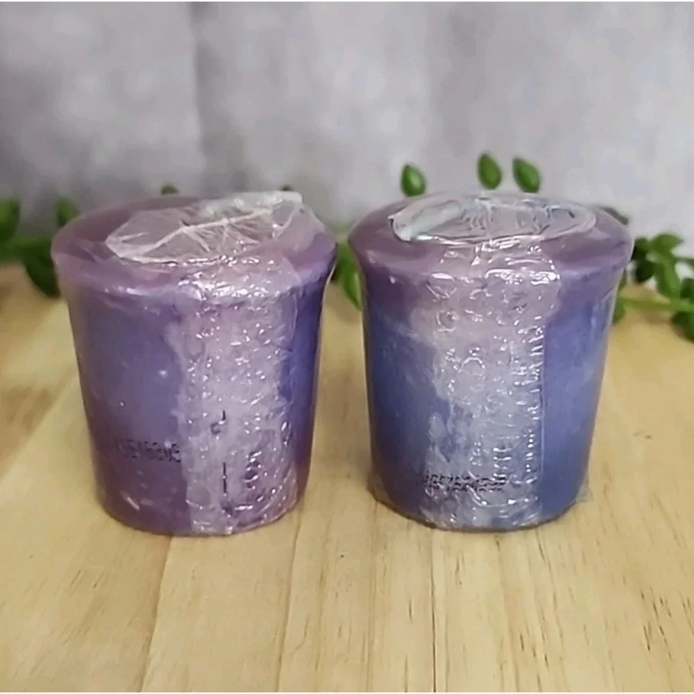 Yankee Candle Turquoise Sky Votive Candles & Seashell Beach Glass Candle Holder